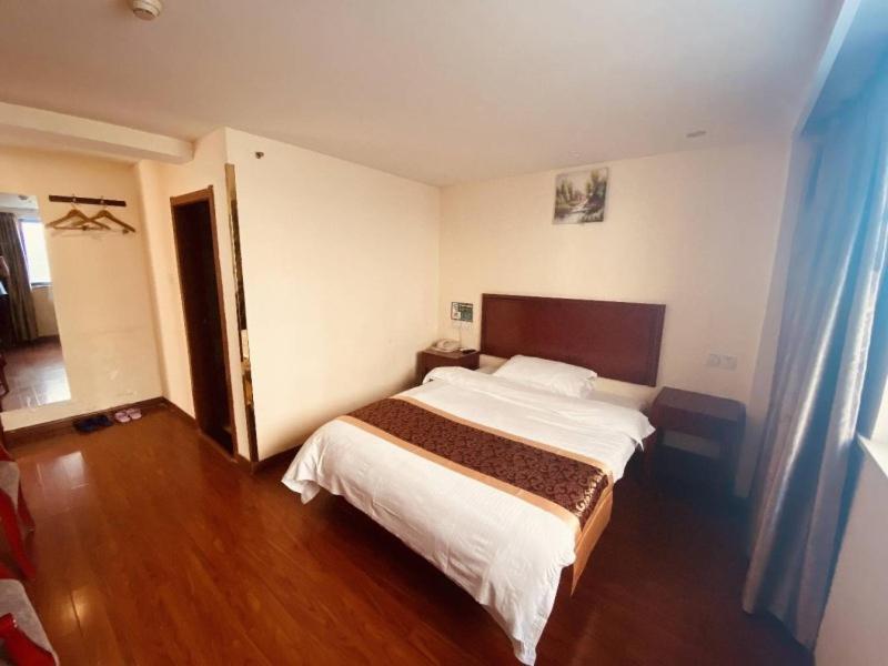 Greentree Inn Huai'An Bus Station Golden Eagle Xinya Huaihai Road Business Hotel Экстерьер фото